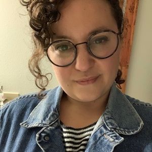 Meet your Posher, Amneris